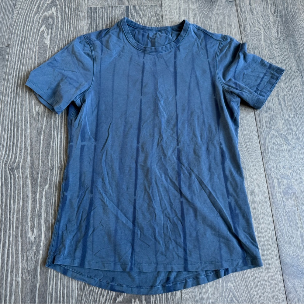 Lululemon 5 Year Basic Tee In Vertical Spray Dye … - image 3